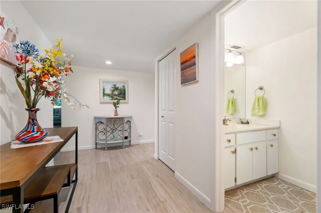 425 Wildwood Lane Naples FL 34105