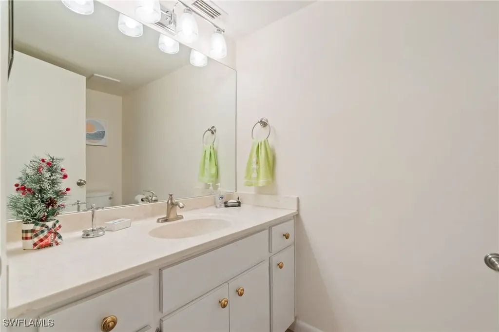 425 Wildwood Lane Naples FL 34105