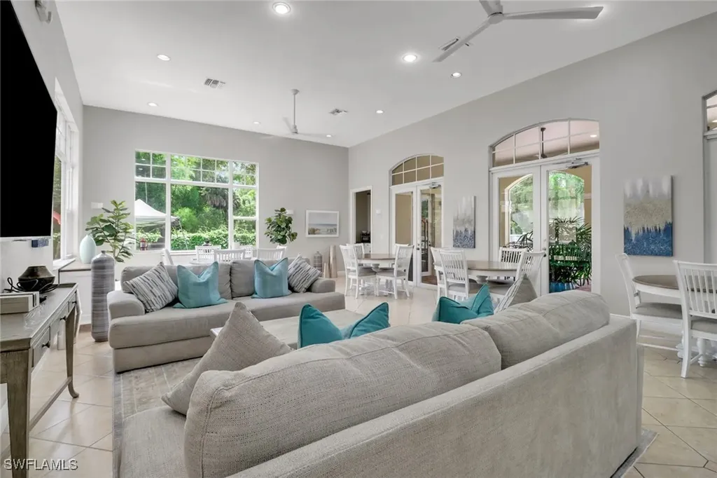 4430 Botanical Place Circle Naples FL 34112