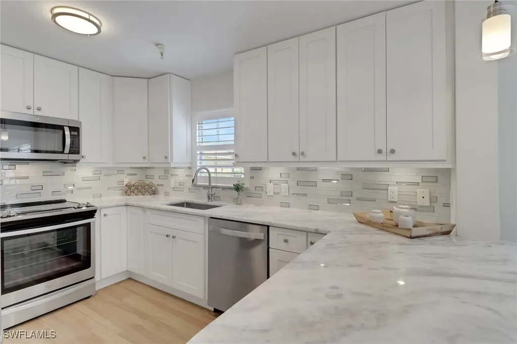4430 Botanical Place Circle Naples FL 34112
