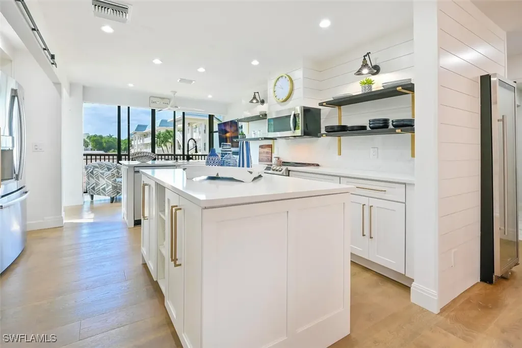 3105 Riviera Drive Naples FL 34103