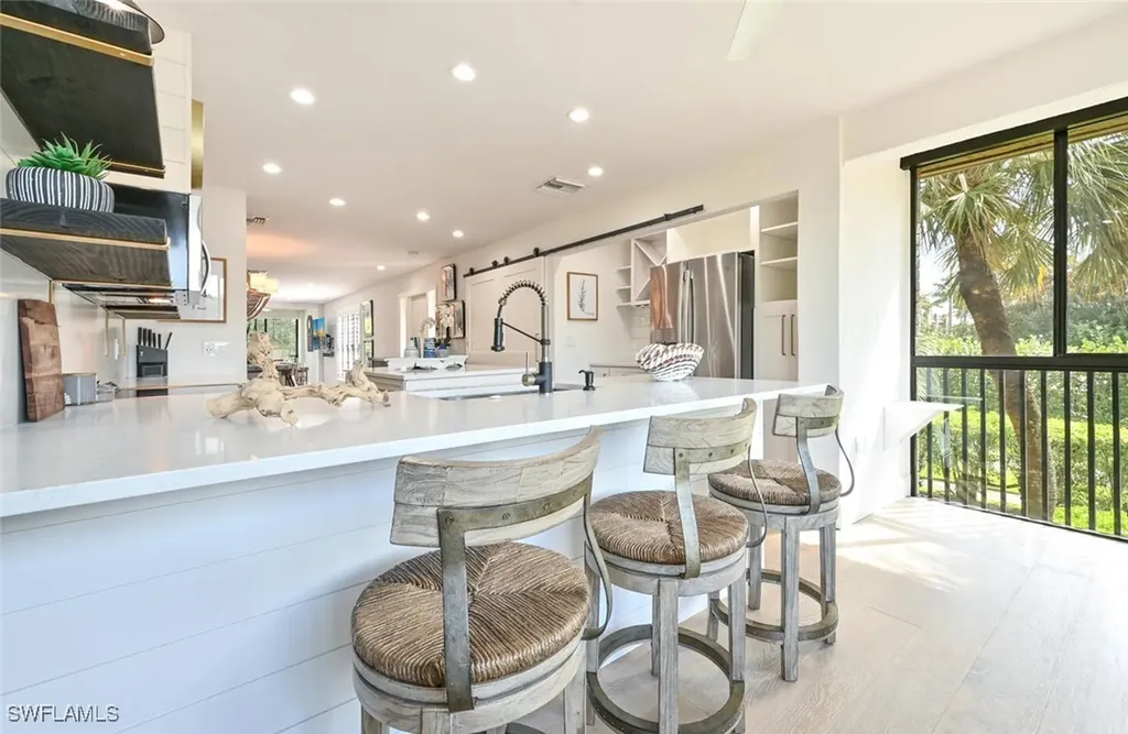 3105 Riviera Drive Naples FL 34103