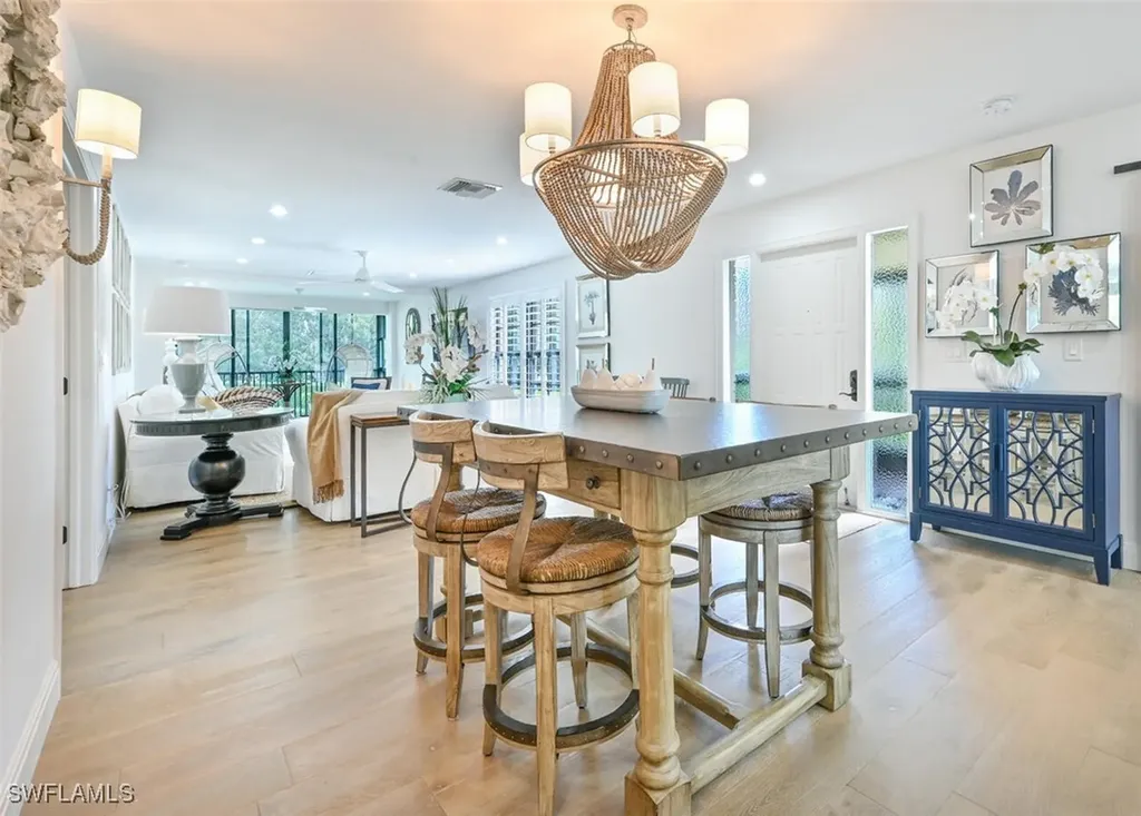 3105 Riviera Drive Naples FL 34103