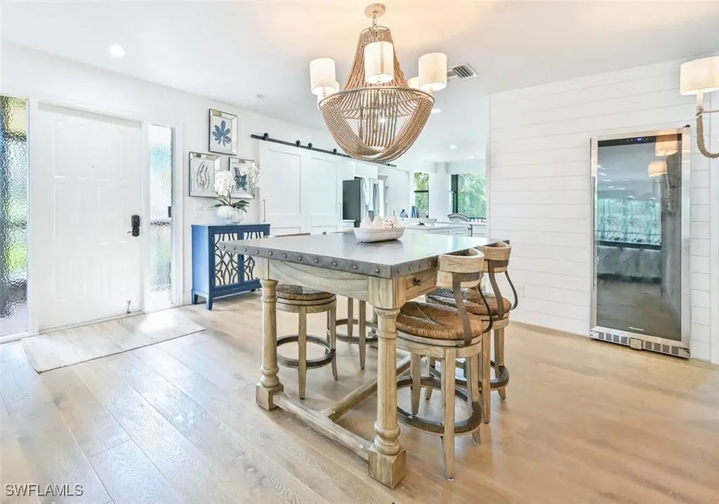 3105 Riviera Drive Naples FL 34103