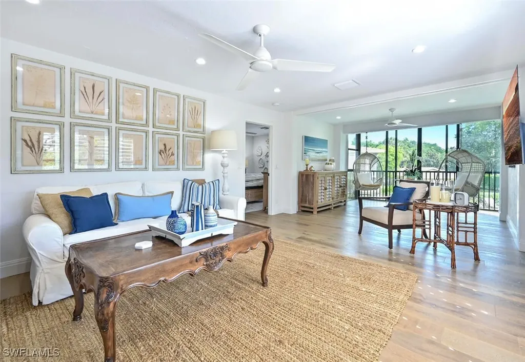 3105 Riviera Drive Naples FL 34103