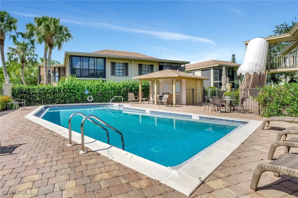 3105 Riviera Drive Naples FL 34103