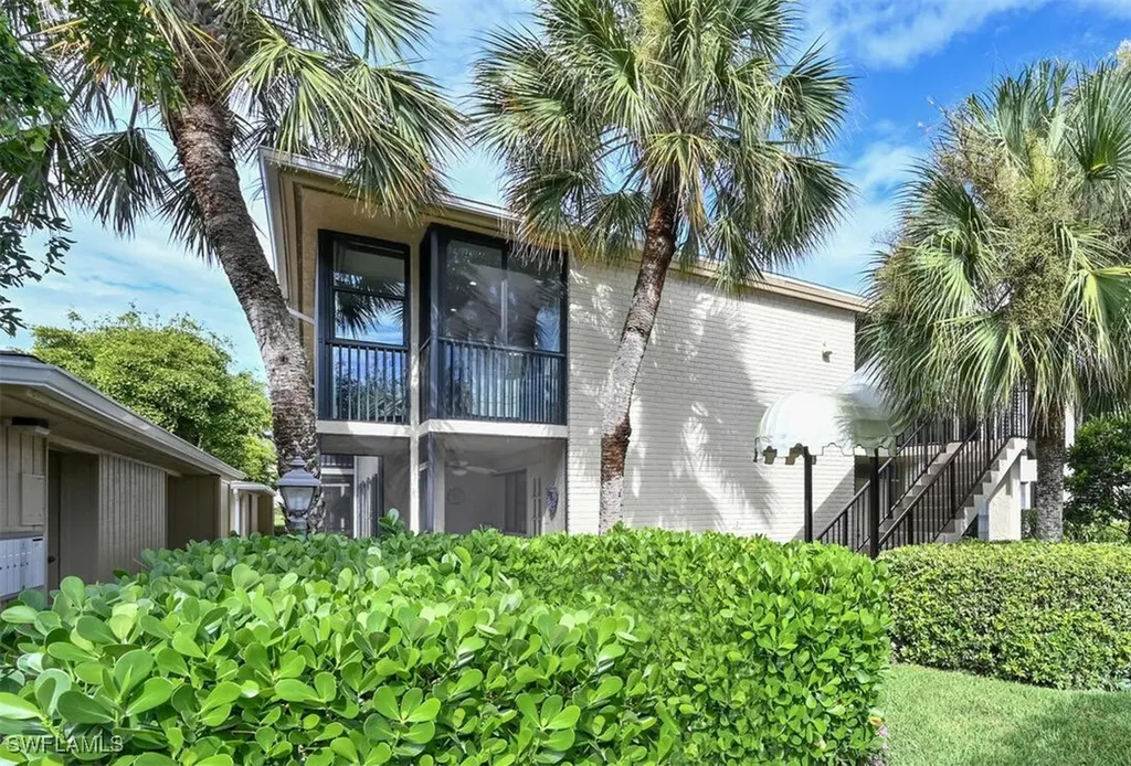 3105 Riviera Drive Naples FL 34103