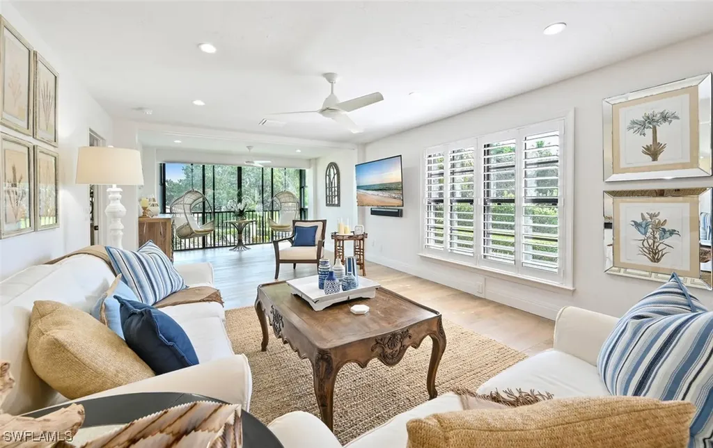 3105 Riviera Drive Naples FL 34103