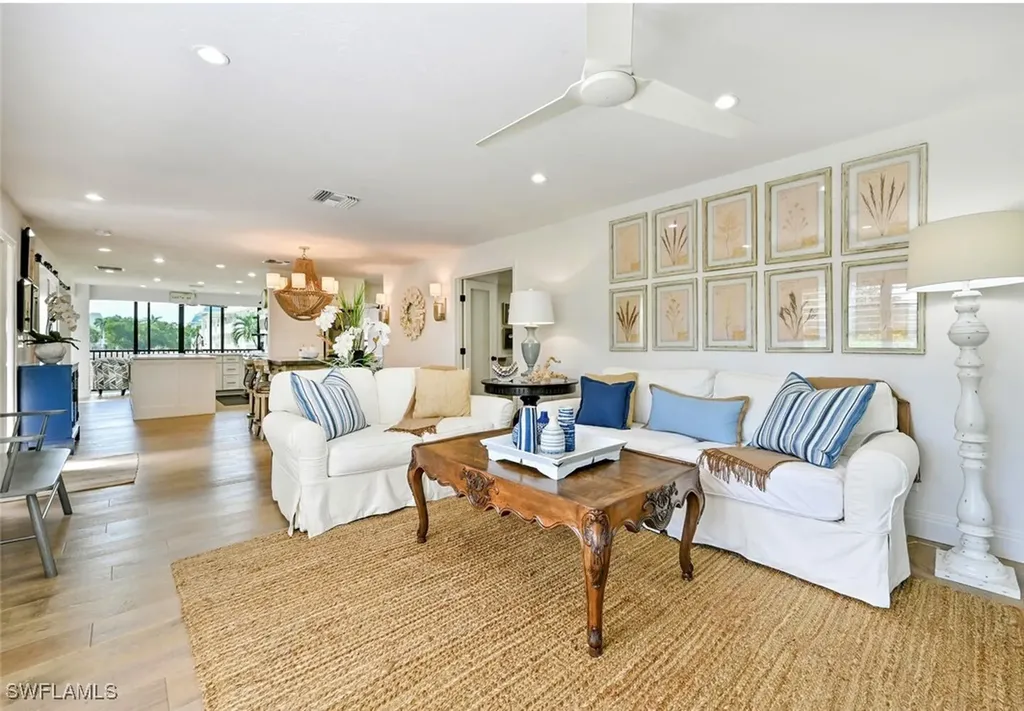 3105 Riviera Drive Naples FL 34103
