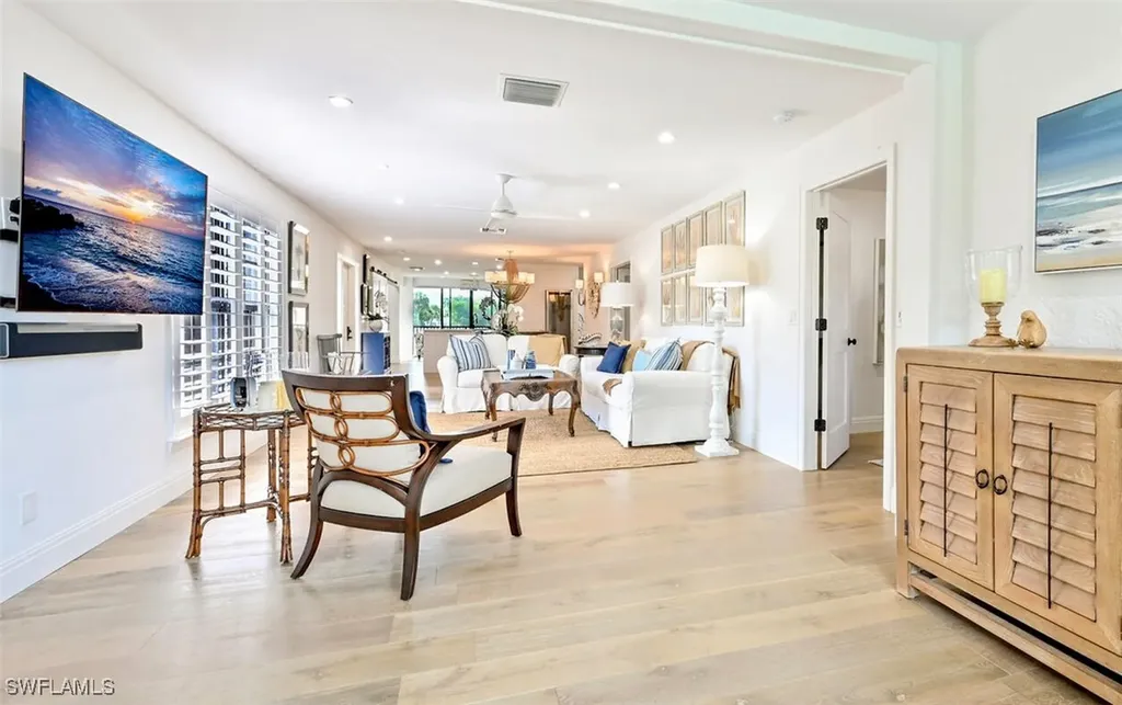 3105 Riviera Drive Naples FL 34103