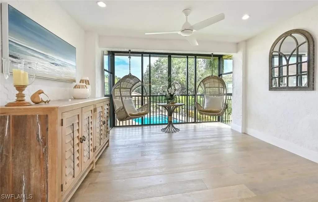 3105 Riviera Drive Naples FL 34103