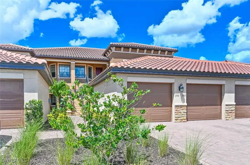 9389 Pocida Court Naples FL 34119