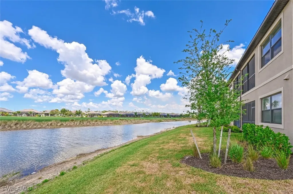 9389 Pocida Court Naples FL 34119