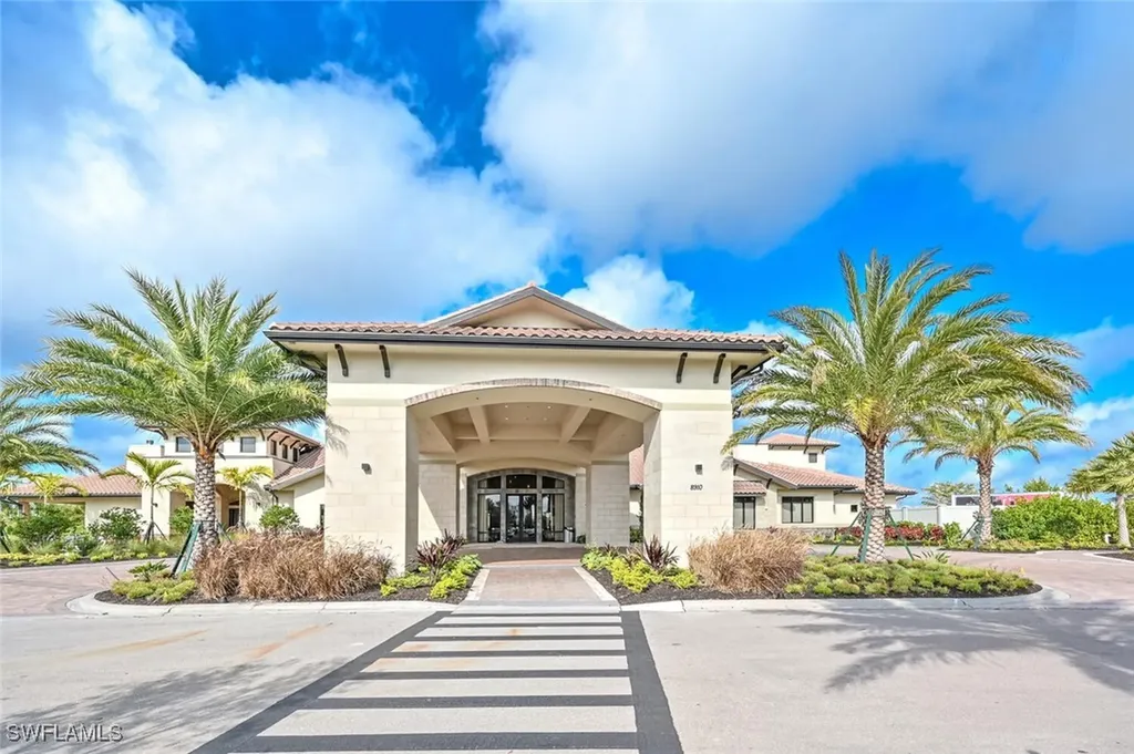 9389 Pocida Court Naples FL 34119