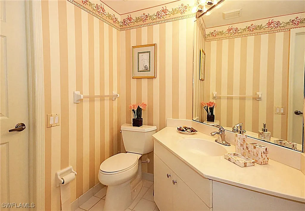 500 L'ambiance Circle Naples FL 34108