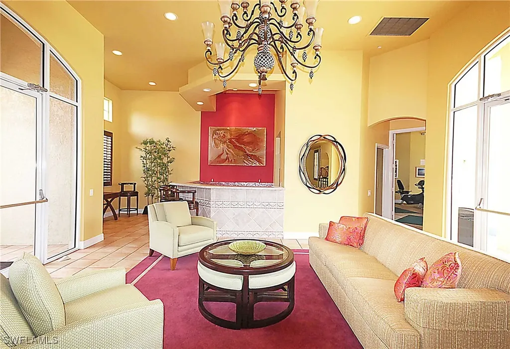 500 L'ambiance Circle Naples FL 34108