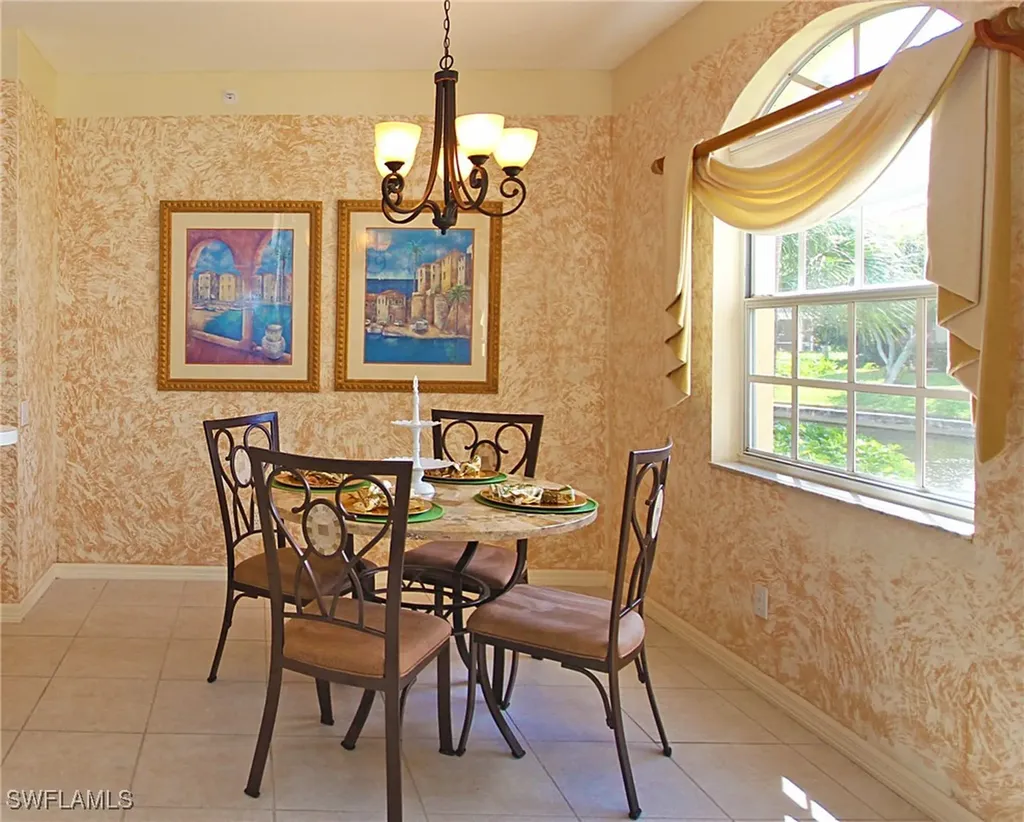 500 L'ambiance Circle Naples FL 34108