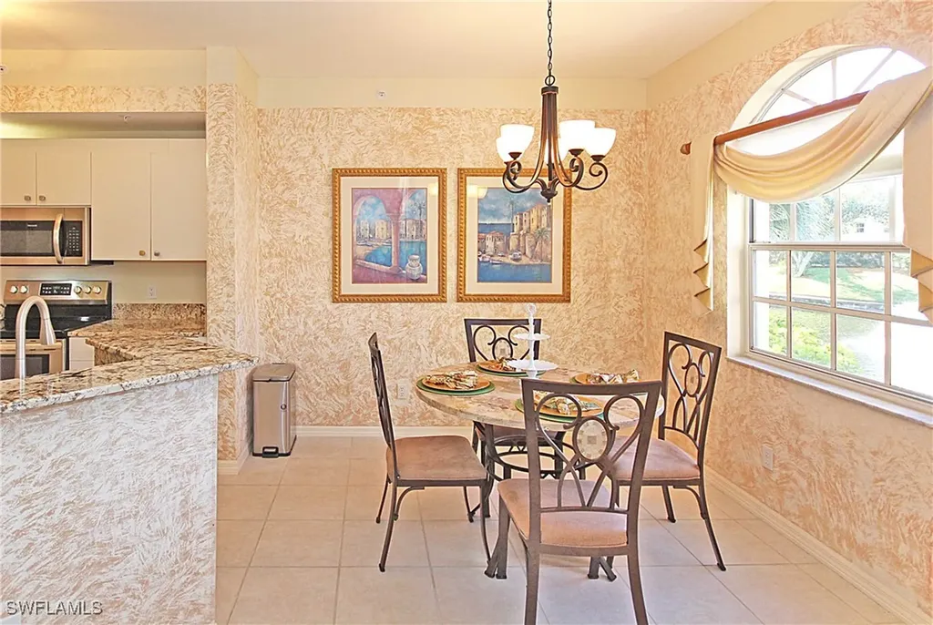500 L'ambiance Circle Naples FL 34108