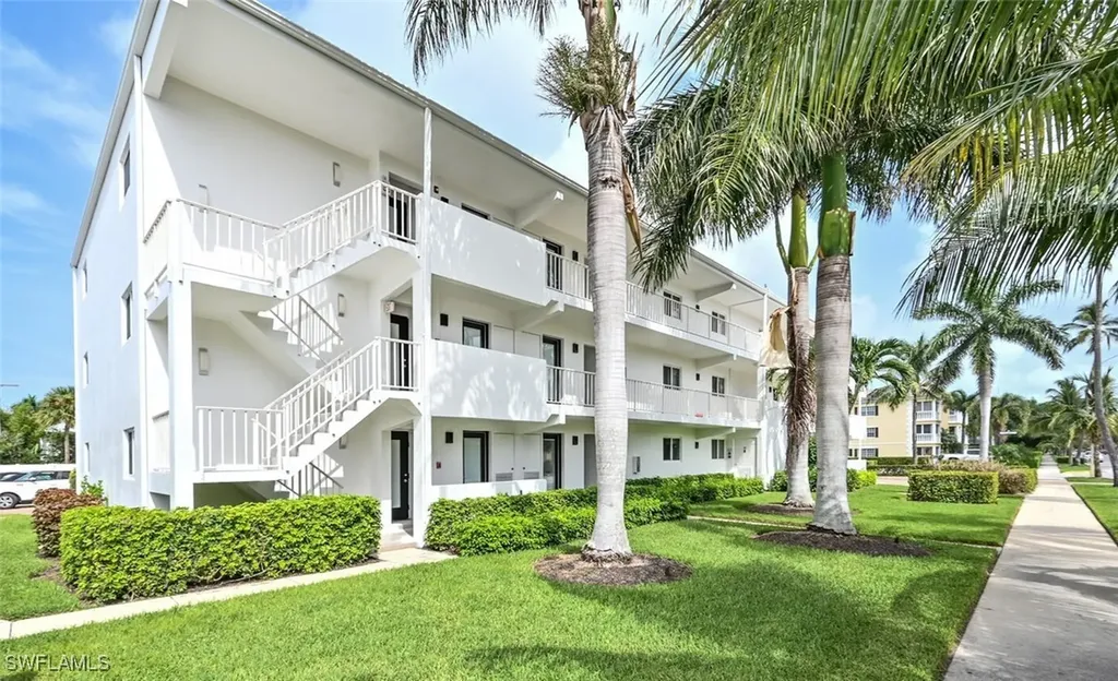 250 7th Avenue S Naples FL 34102