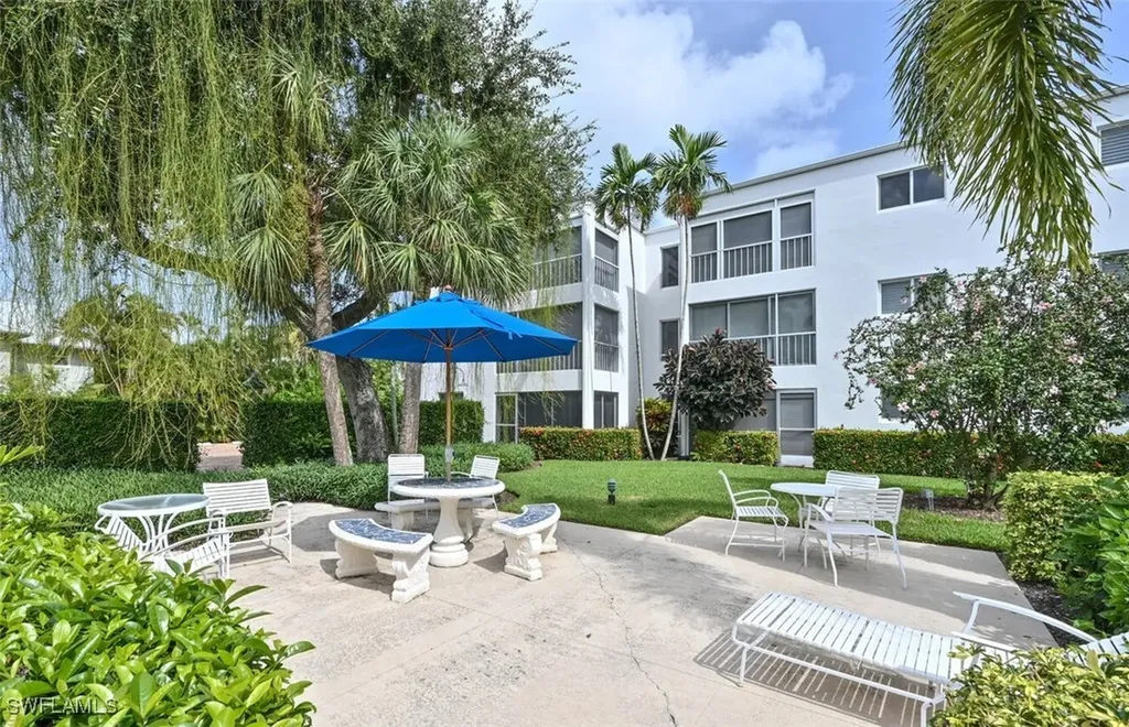 250 7th Avenue S Naples FL 34102