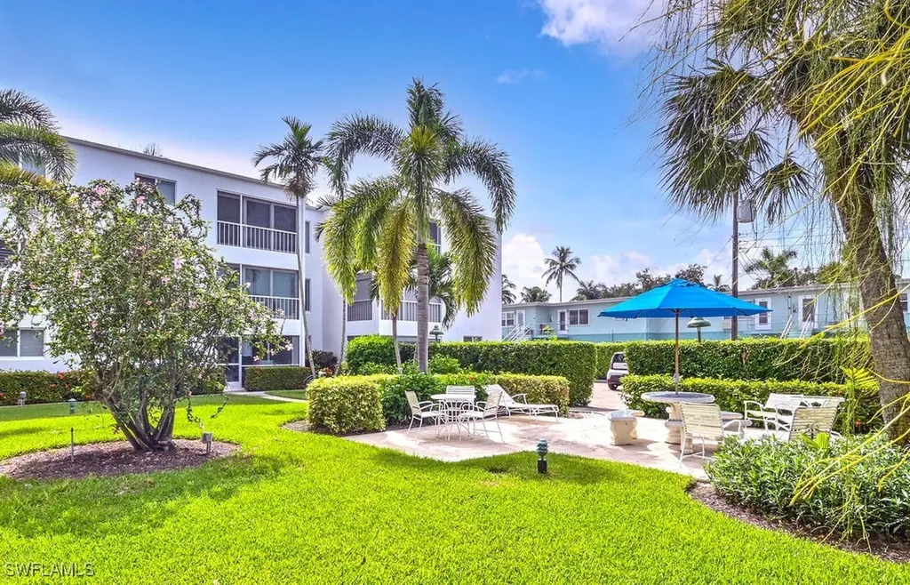 250 7th Avenue S Naples FL 34102