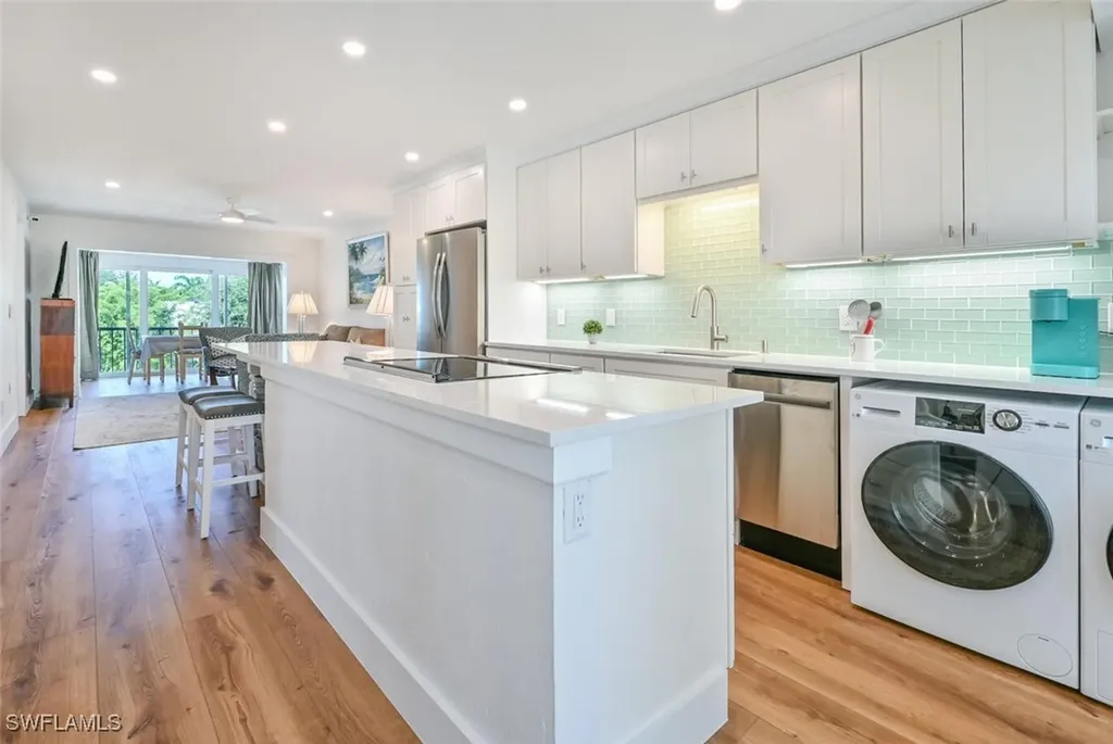 250 7th Avenue S Naples FL 34102