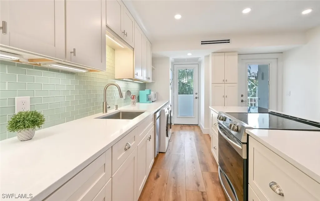 250 7th Avenue S Naples FL 34102