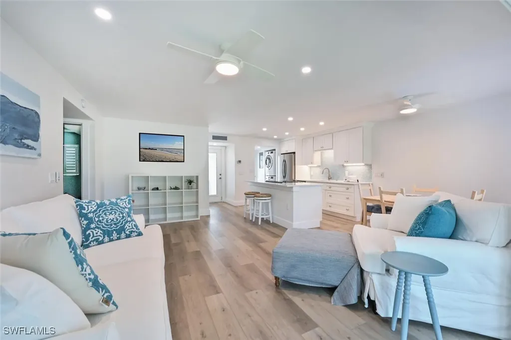 250 7th Avenue S Naples FL 34102