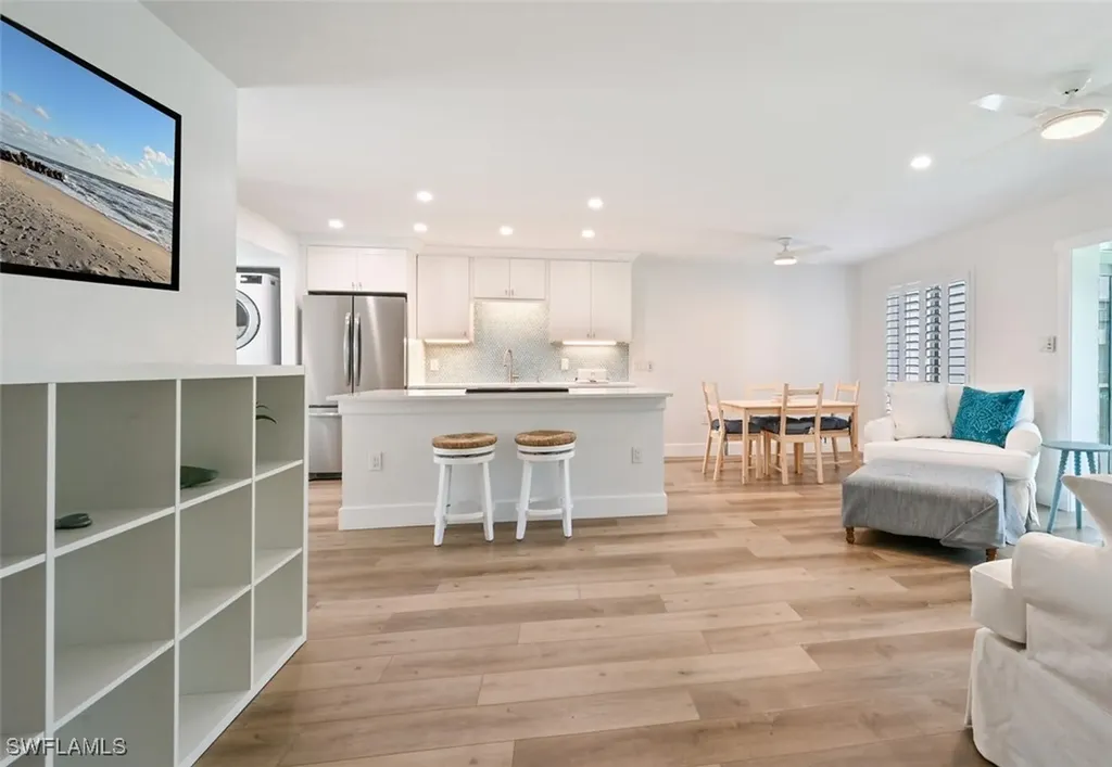 250 7th Avenue S Naples FL 34102