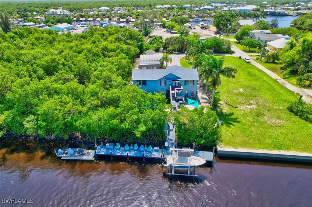 936 Panther Creek Lane Everglades City FL 34139