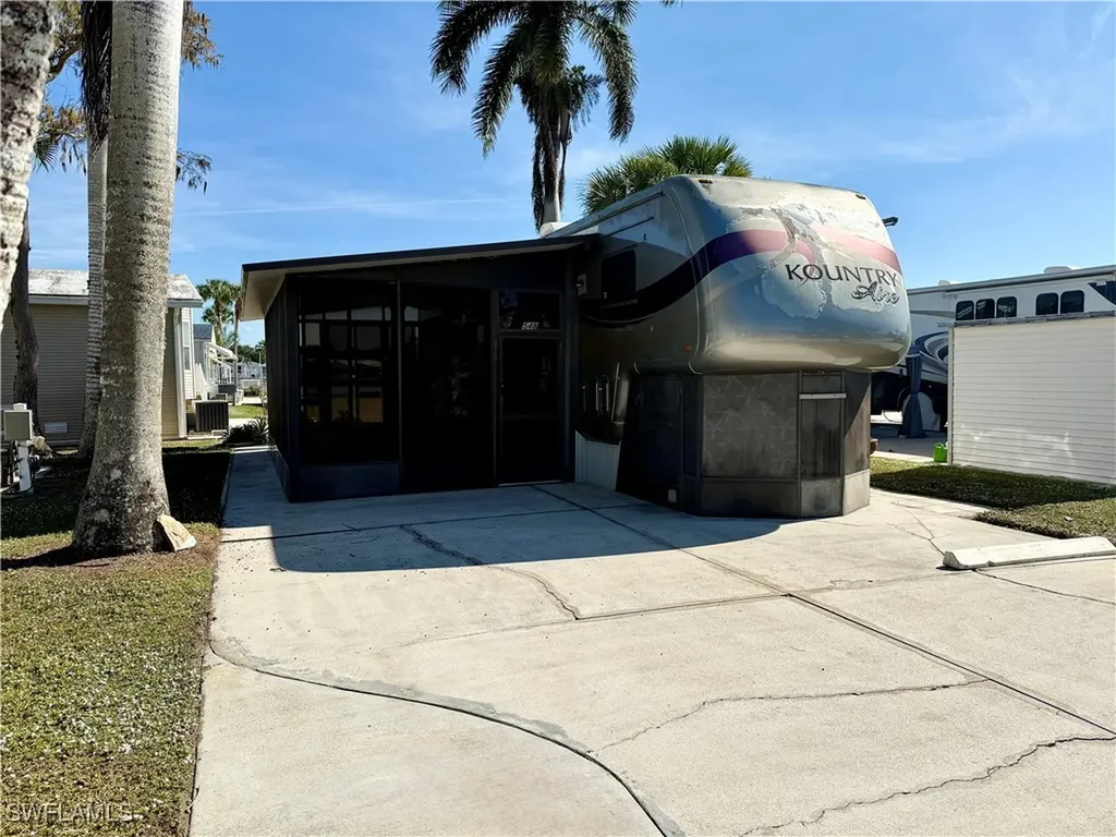 548 Cheetah Drive Naples FL 34114