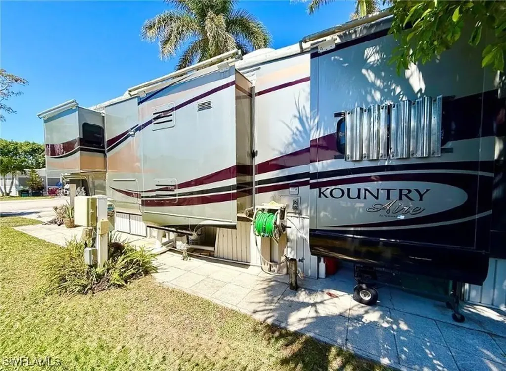 548 Cheetah Drive Naples FL 34114