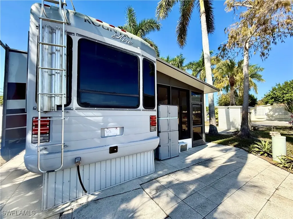 548 Cheetah Drive Naples FL 34114