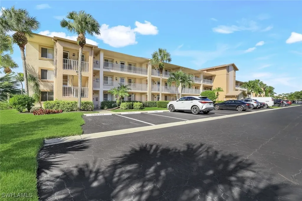 7360 Glenmoor Lane Naples FL 34104