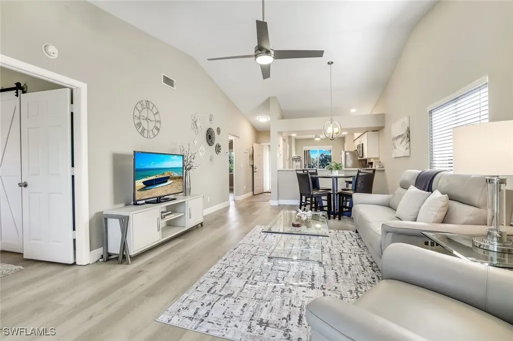 7360 Glenmoor Lane Naples FL 34104