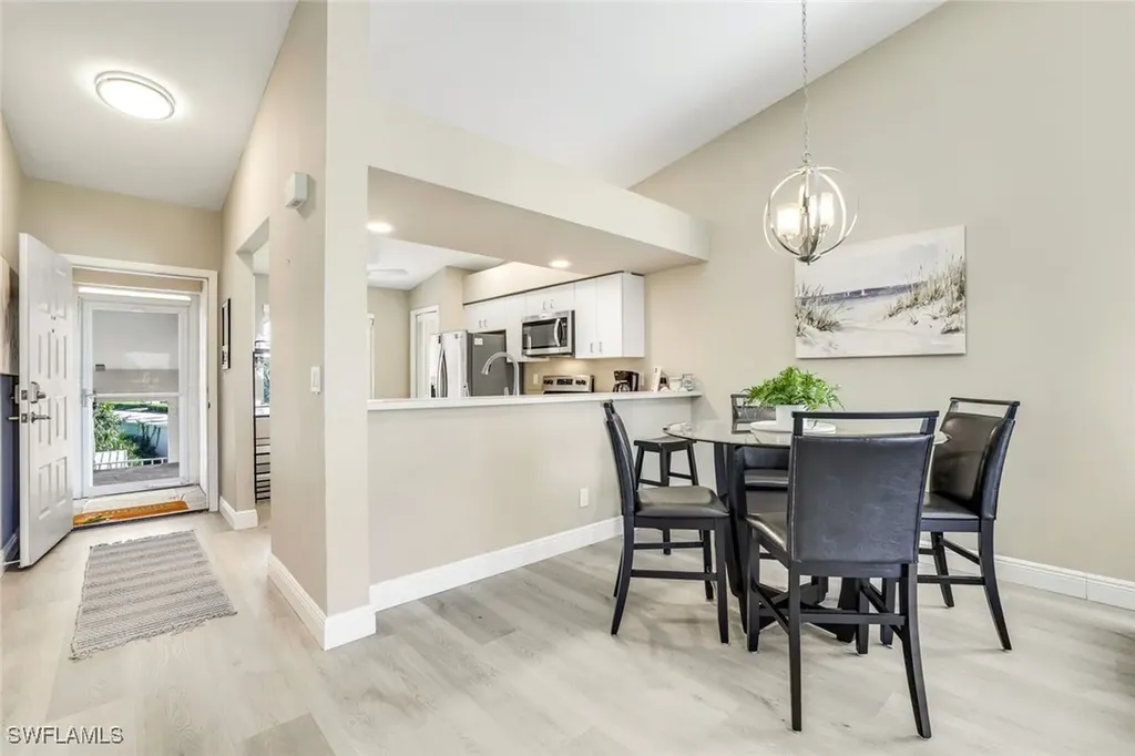 7360 Glenmoor Lane Naples FL 34104