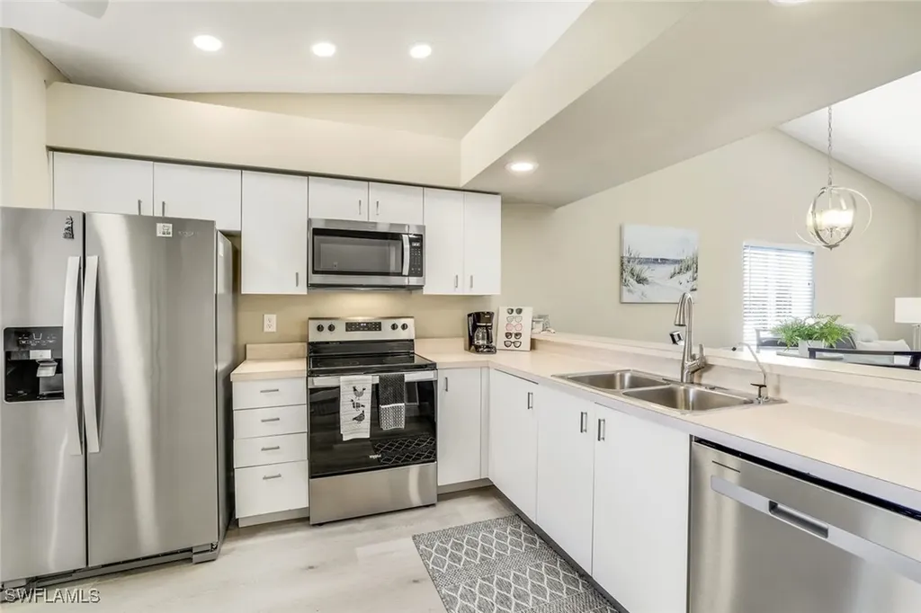 7360 Glenmoor Lane Naples FL 34104