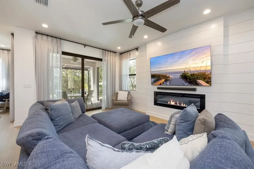 12940 Pembroke Drive Naples FL 34105