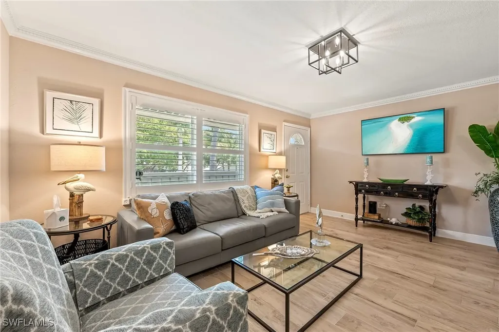 950 7th Avenue S Naples FL 34102