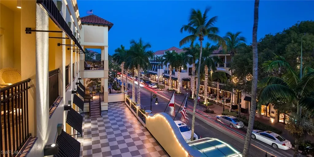 950 7th Avenue S Naples FL 34102