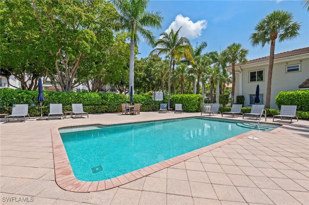 950 7th Avenue S Naples FL 34102