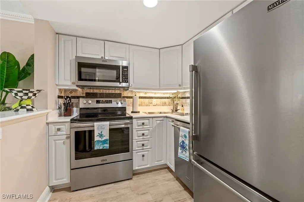 950 7th Avenue S Naples FL 34102