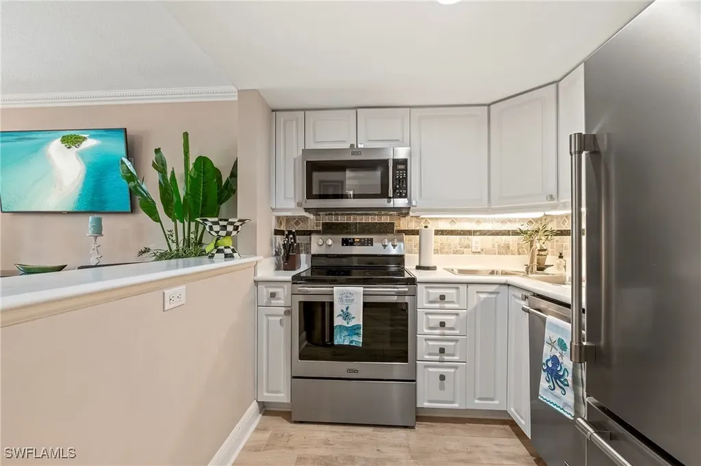 950 7th Avenue S Naples FL 34102