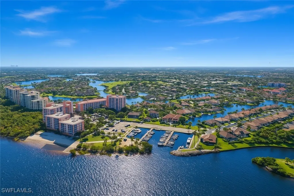 Fort Myers FL, 14817 Laguna Drive, Unit 203