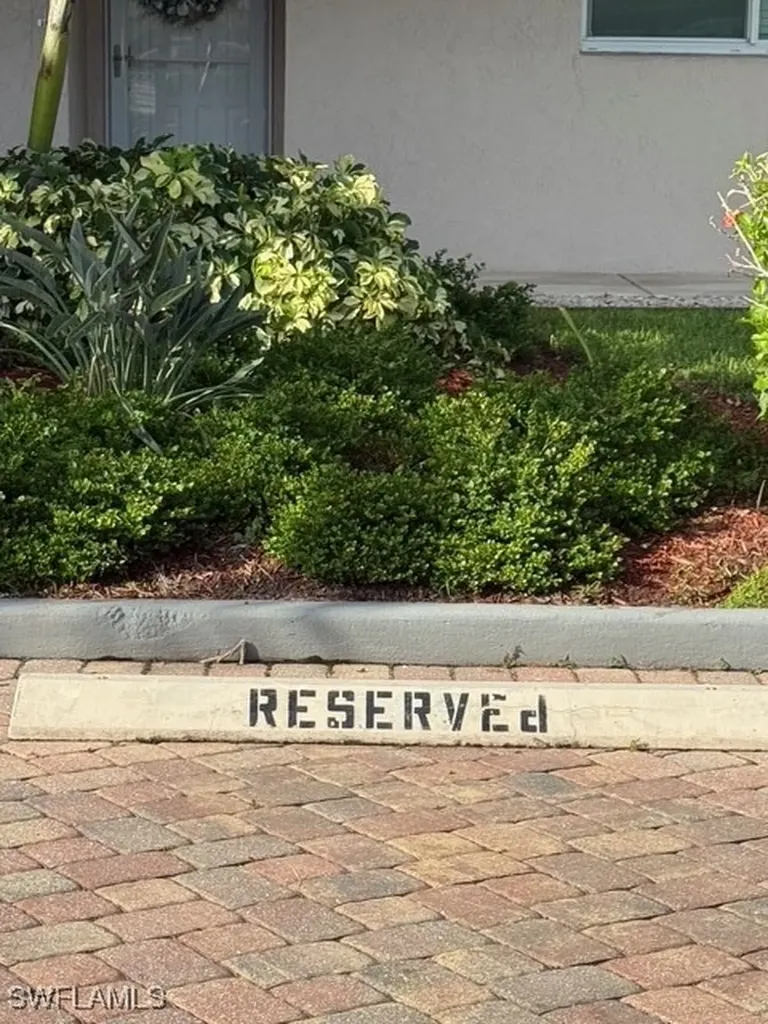 9 High Point Circle N Naples FL 34103