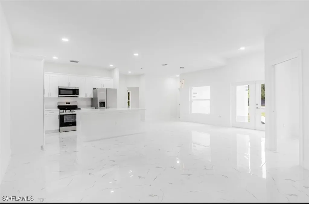 4387 70 Avenue NE Naples FL 34120