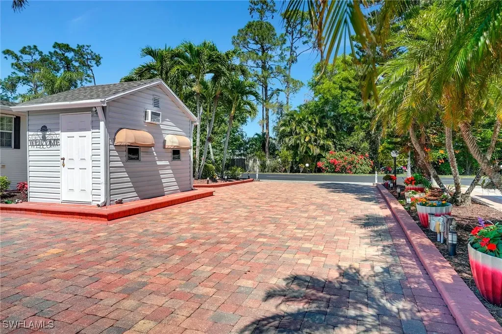 2117 Crystal Lake Drive Naples FL 34120