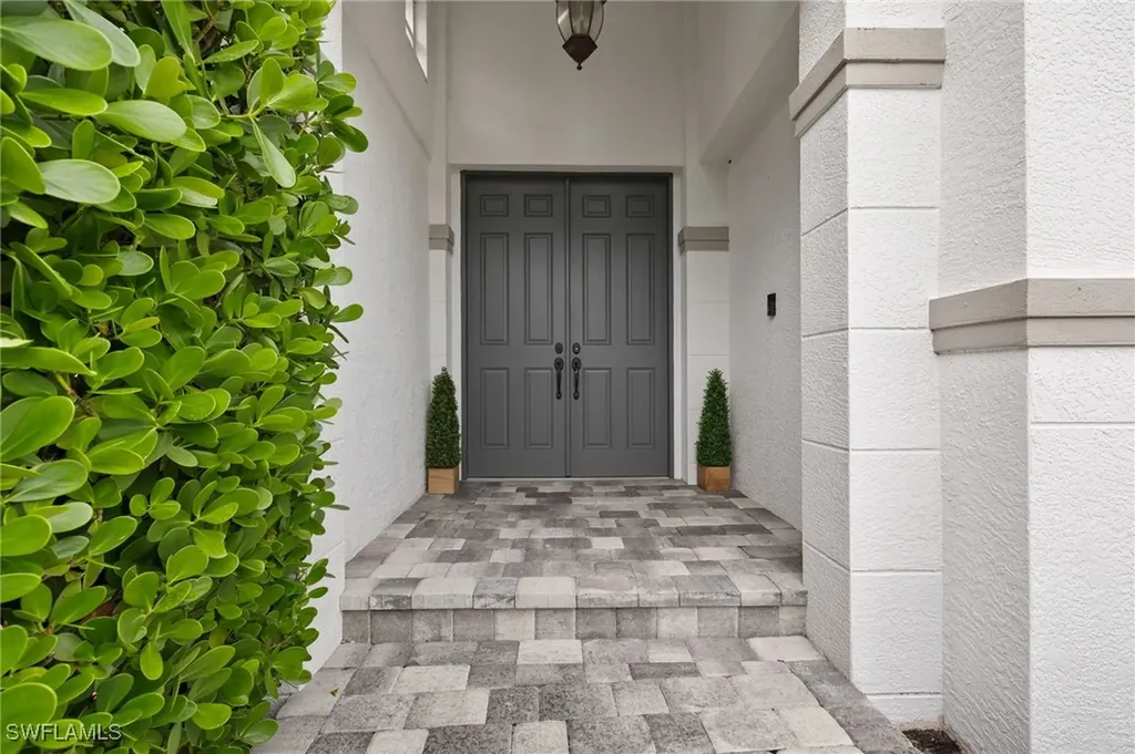 1737 York Island Drive Naples FL 34112