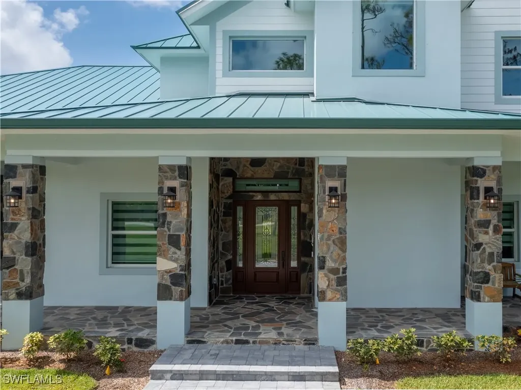 256 Price Street Naples FL 34113