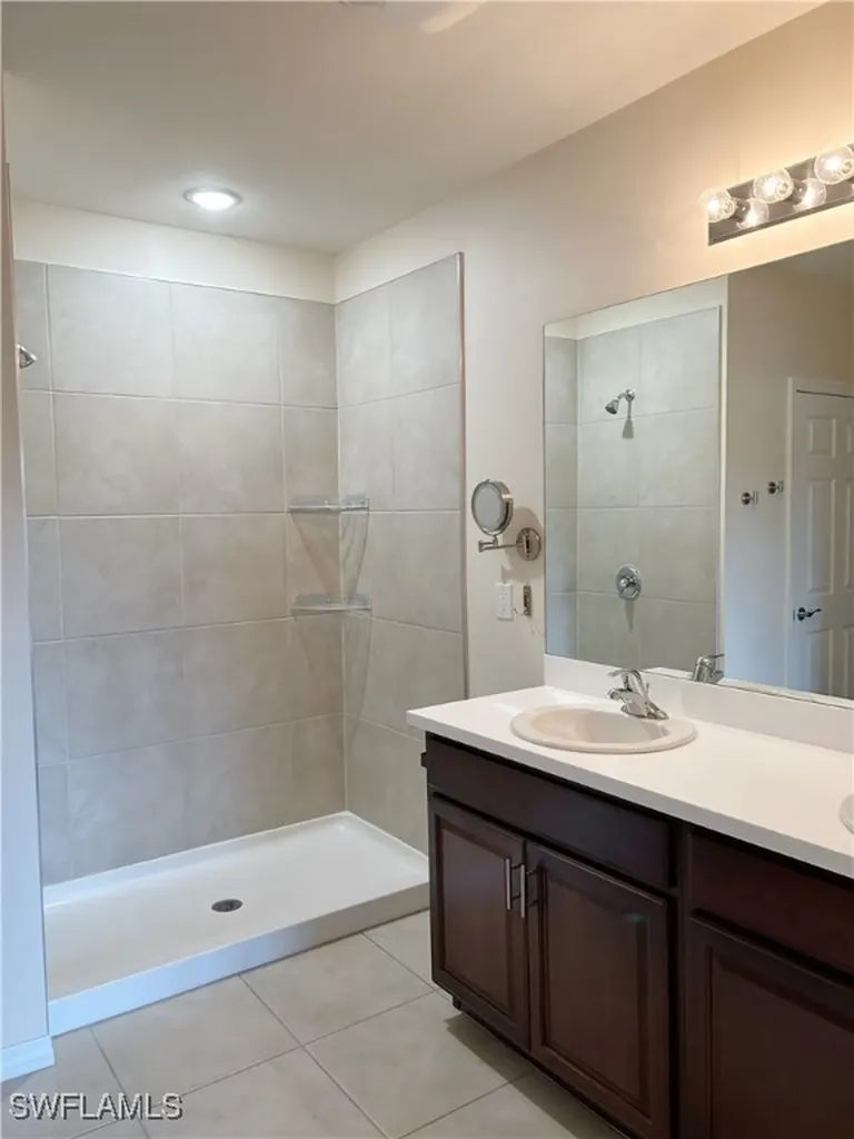 406 SW 25th Place Cape Coral FL 33991